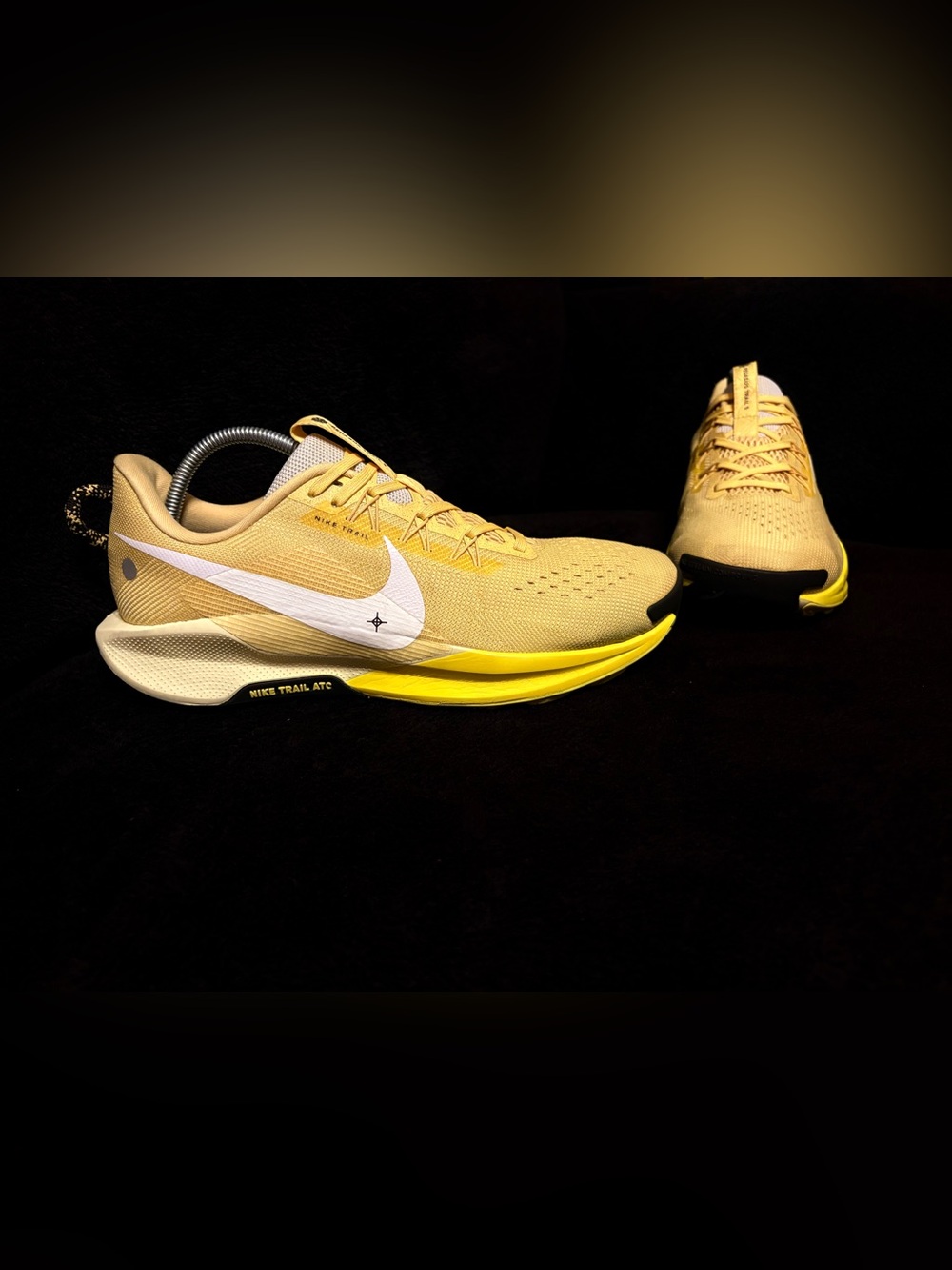 Nike DV3864-700 Pegasus Trail 5 Saturn Gold Running Shoes Sneakers Men’s 11 GUC